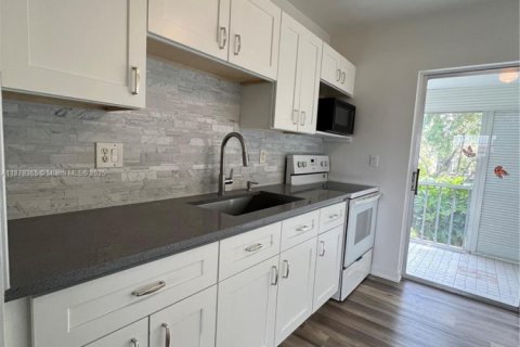 Condo in Margate, Florida, 1 bedroom  № 1924614 - photo 8