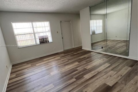 Condo in Margate, Florida, 1 bedroom  № 1924614 - photo 7