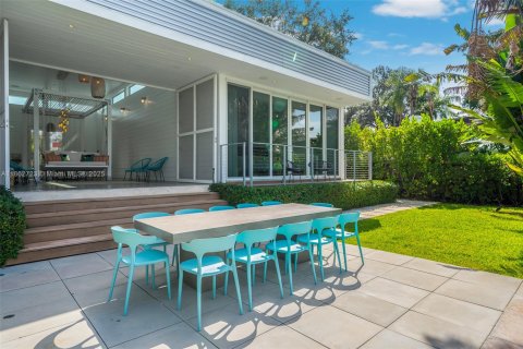 House in Miami, Florida 6 bedrooms № 1888984 - photo 5