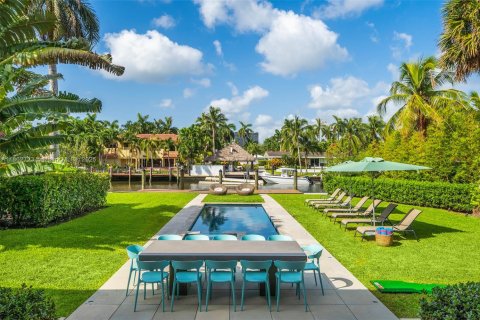 House in Miami, Florida 6 bedrooms № 1888984 - photo 4