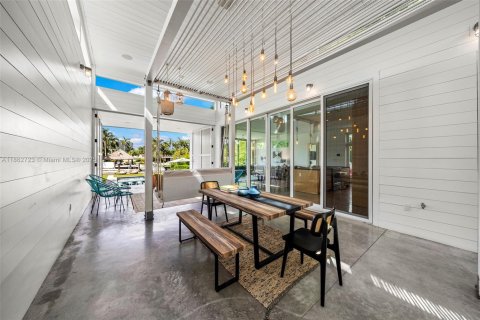 House in Miami, Florida 6 bedrooms № 1888984 - photo 17