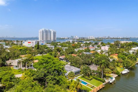 House in Miami, Florida 6 bedrooms № 1888984 - photo 8