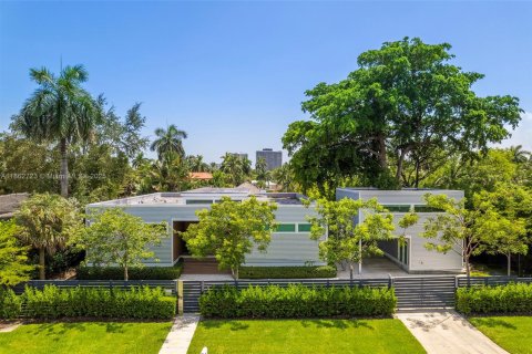 House in Miami, Florida 6 bedrooms № 1888984 - photo 6