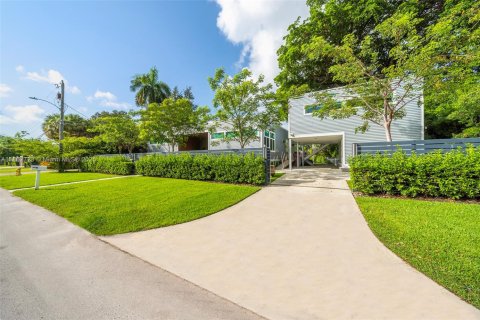 House in Miami, Florida 6 bedrooms № 1888984 - photo 14
