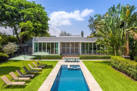 House in Miami, Florida 6 bedrooms № 1888984 - photo 12