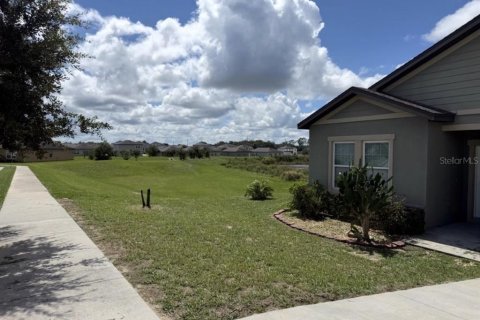 Villa ou maison à louer à Haines City, Floride: 3 chambres, 151.99 m2 № 2416439 - photo 2