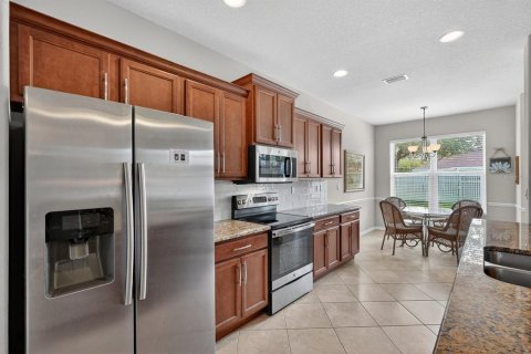House in Palm Coast, Florida 3 bedrooms, 171.4 sq.m. № 2142262 - photo 8