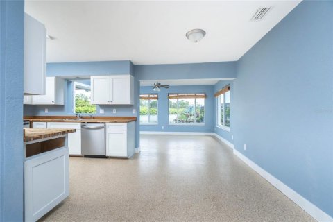 Villa ou maison à vendre à Englewood, Floride: 2 chambres, 105.35 m2 № 1885662 - photo 10