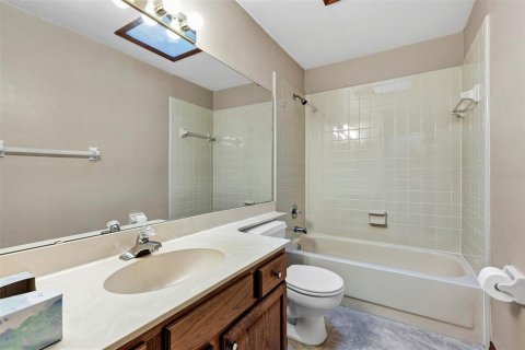 House in Apopka, Florida 3 bedrooms, 152.17 sq.m. № 1903975 - photo 11