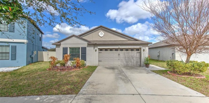 House in Riverview, Florida 4 bedrooms, 171.03 sq.m. № 2150114
