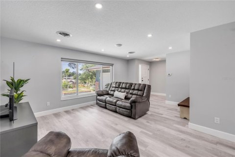 Casa en venta en Altamonte Springs, Florida, 3 dormitorios, 165.55 m2 № 1856010 - foto 12