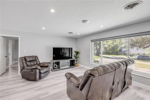 Casa en venta en Altamonte Springs, Florida, 3 dormitorios, 165.55 m2 № 1856010 - foto 11