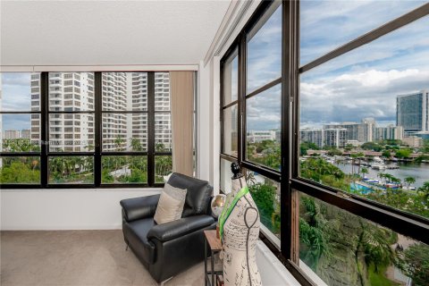 Condominio en venta en Hallandale Beach, Florida, 3 dormitorios, 165.37 m2 № 1969465 - foto 22