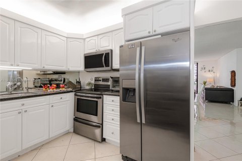 Condominio en venta en Hallandale Beach, Florida, 3 dormitorios, 165.37 m2 № 1969465 - foto 11