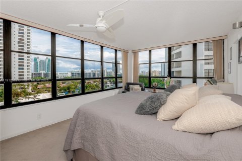 Condominio en venta en Hallandale Beach, Florida, 3 dormitorios, 165.37 m2 № 1969465 - foto 24