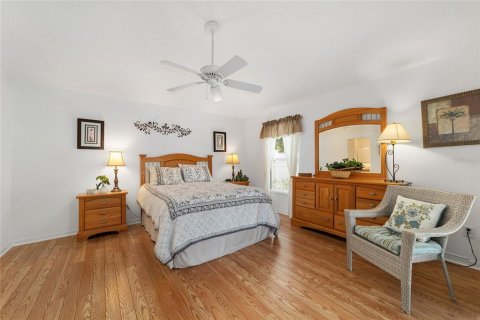 House in The Villages, Florida 2 bedrooms, 111.11 sq.m. № 2152364 - photo 16