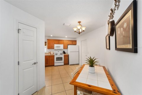House in The Villages, Florida 2 bedrooms, 111.11 sq.m. № 2152364 - photo 26