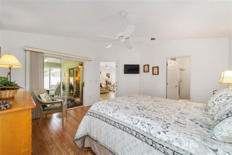 House in The Villages, Florida 2 bedrooms, 111.11 sq.m. № 2152364 - photo 17