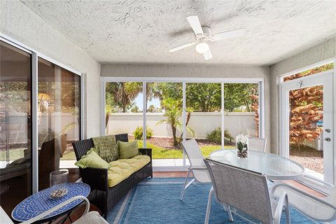 House in The Villages, Florida 2 bedrooms, 111.11 sq.m. № 2152364 - photo 23