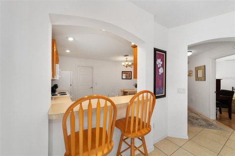 House in The Villages, Florida 2 bedrooms, 111.11 sq.m. № 2152364 - photo 12