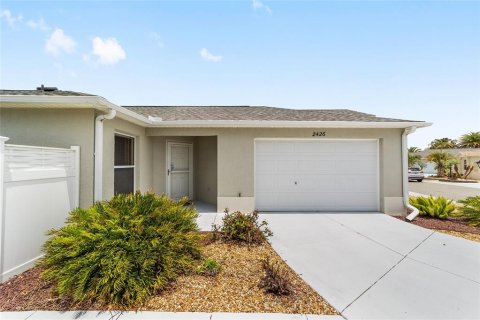 House in The Villages, Florida 2 bedrooms, 111.11 sq.m. № 2152364 - photo 2