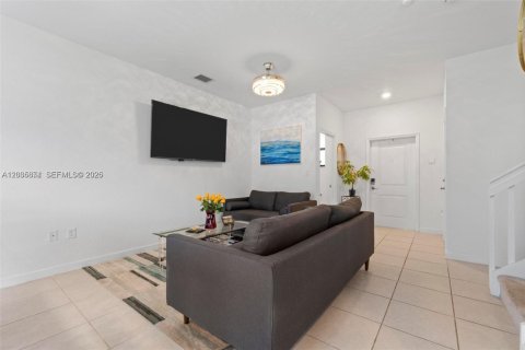 Adosado en venta en Miami Gardens, Florida, 3 dormitorios, 124.86 m2 № 2089543 - foto 12