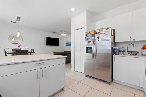 Adosado en venta en Miami Gardens, Florida, 3 dormitorios, 124.86 m2 № 2089543 - foto 20