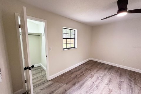 House in Fruitland Park, Florida 3 bedrooms, 147.06 sq.m. № 1899819 - photo 20