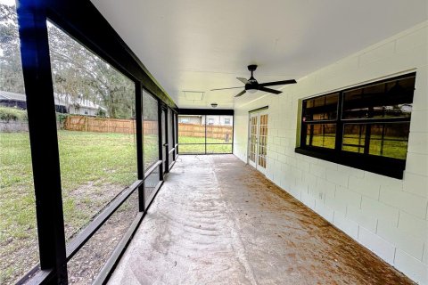 House in Fruitland Park, Florida 3 bedrooms, 147.06 sq.m. № 1899819 - photo 27