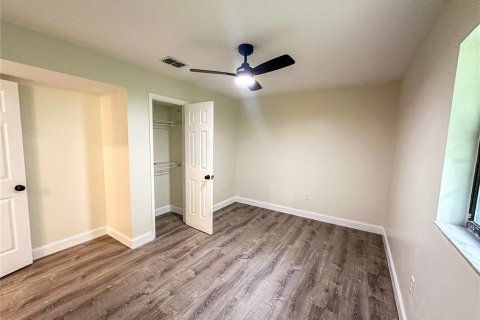 House in Fruitland Park, Florida 3 bedrooms, 147.06 sq.m. № 1899819 - photo 23