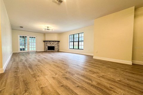 House in Fruitland Park, Florida 3 bedrooms, 147.06 sq.m. № 1899819 - photo 8