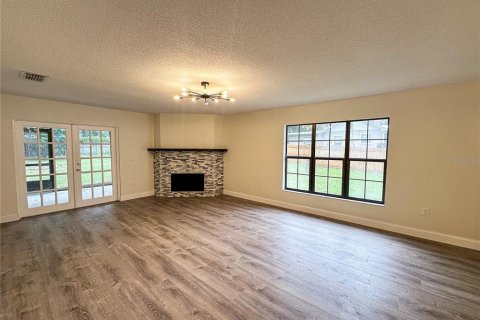 House in Fruitland Park, Florida 3 bedrooms, 147.06 sq.m. № 1899819 - photo 6