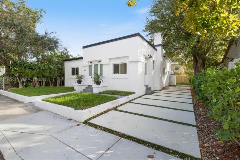 Villa ou maison à vendre à Miami, Floride: 4 chambres, 156.08 m2 № 1998355 - photo 23