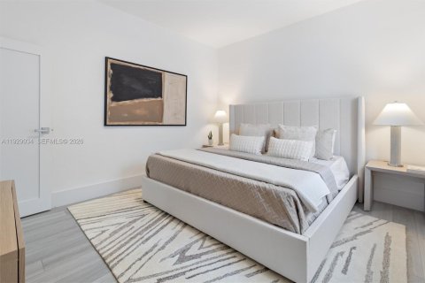 Villa ou maison à vendre à Miami, Floride: 4 chambres, 156.08 m2 № 1998355 - photo 13