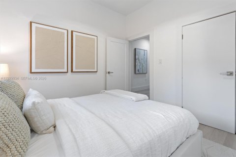 Villa ou maison à vendre à Miami, Floride: 4 chambres, 156.08 m2 № 1998355 - photo 18