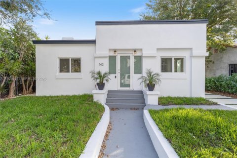 Villa ou maison à vendre à Miami, Floride: 4 chambres, 156.08 m2 № 1998355 - photo 2