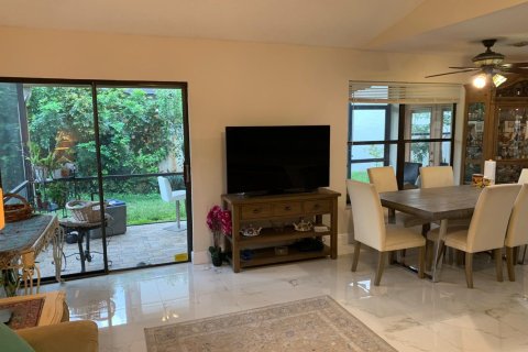 Casa en alquiler en Boca Raton, Florida, 3 dormitorios, 190.17 m2 № 1185385 - foto 1