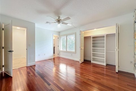 Condo in Orlando, Florida, 2 bedrooms  № 2390816 - photo 18