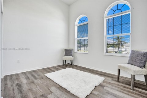 House in Port St. Lucie, Florida 5 bedrooms, 219.34 sq.m. № 1870024 - photo 11