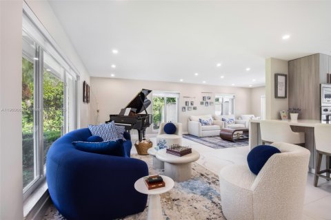 Casa en venta en Miami, Florida, 4 dormitorios, 204.94 m2 № 2081700 - foto 9