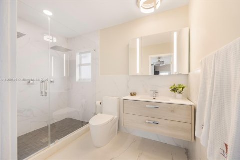 Casa en venta en Miami, Florida, 4 dormitorios, 204.94 m2 № 2081700 - foto 26