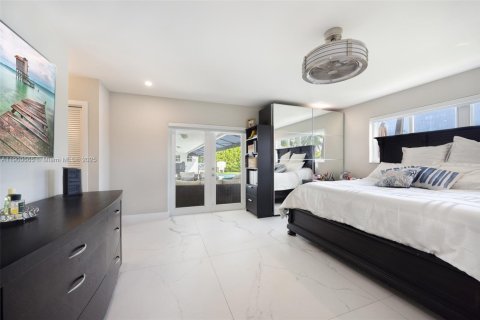 Casa en venta en Miami, Florida, 4 dormitorios, 204.94 m2 № 2081700 - foto 21