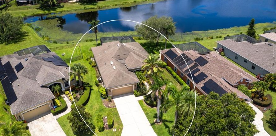 House in Bradenton, Florida 3 bedrooms, 190.54 sq.m. № 1813547