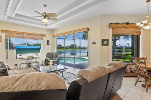 House in Bradenton, Florida 3 bedrooms, 190.54 sq.m. № 1813547 - photo 14