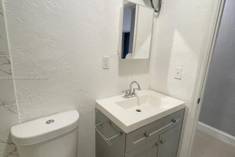 House in Pompano Beach, Florida 3 bedrooms, 112.41 sq.m. № 1780070 - photo 13