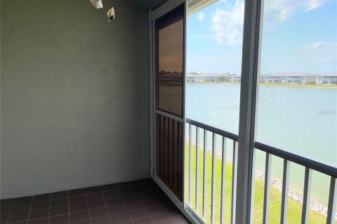 Condo in Punta Gorda, Florida, 2 bedrooms  № 1123109 - photo 27