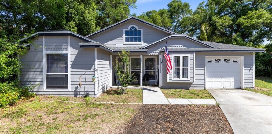 Casa en Eustis, Florida 3 dormitorios, 133.41 m2 № 2229884