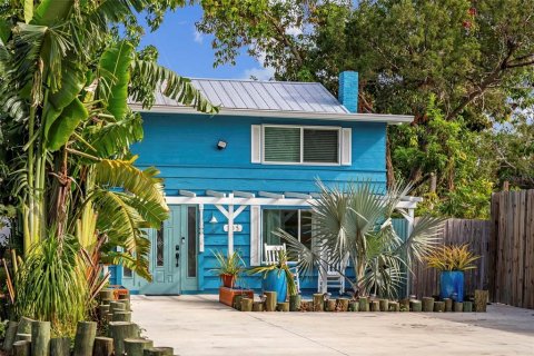 House in Sarasota, Florida 3 bedrooms, 145.11 sq.m. № 2237356 - photo 2