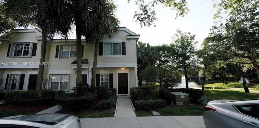 Таунхаус в Плантация, Флорида 2 спальни, 103.12м2 № 1987682