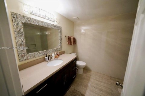 Снять в аренду таунхаус в Плантация, Флорида 2 спальни, 103.12м2, № 1987682 - фото 14